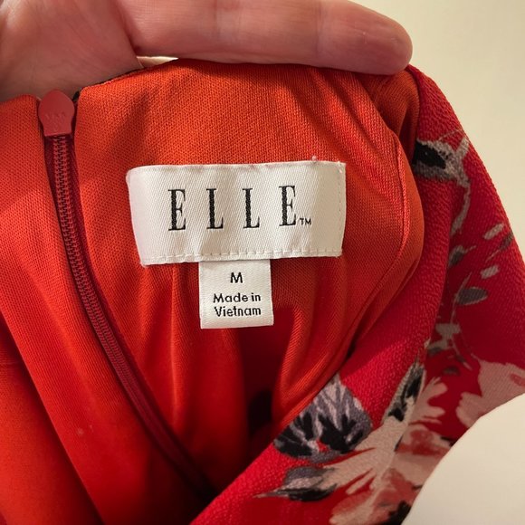 🔥 Elle | Red Floral Halter Tie-Neck Ruffled Open-Back Swing Dress Medium - Picture 4 of 4